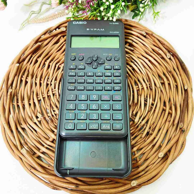 ماشین حساب مهندسی fx-82MS کاسیو